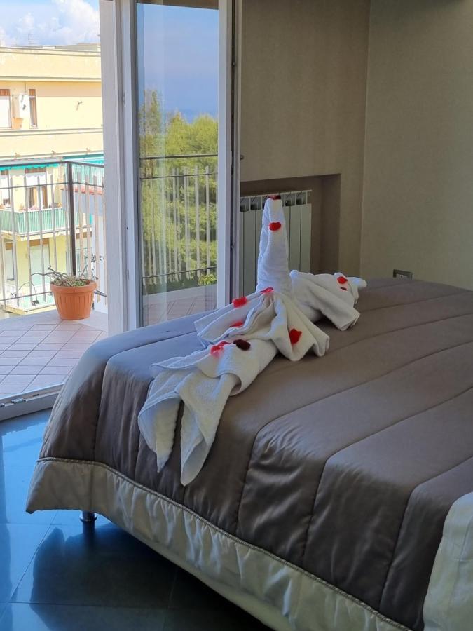 Guest House Emily Suites Sorrente Extérieur photo